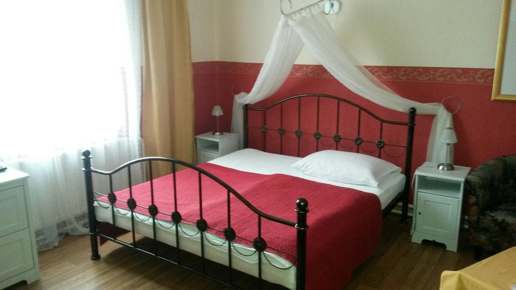 Pension Lucie Prag Dış mekan fotoğraf